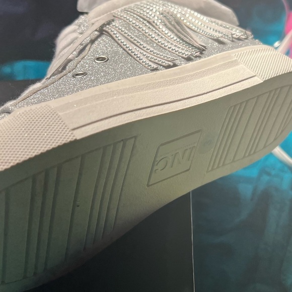 Inc Charlie Silver Sneakers Girl size 3 - Picture 2 of 3